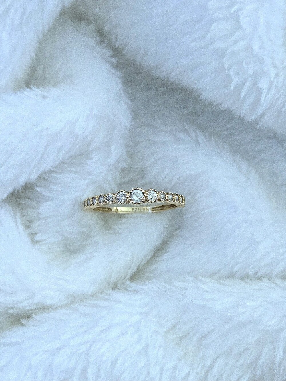 Dainty 14K Gold💛 Ring💍 with Fifteen Graduated Lab🧪 Created Diamonds💎 - Picture 16 of 16